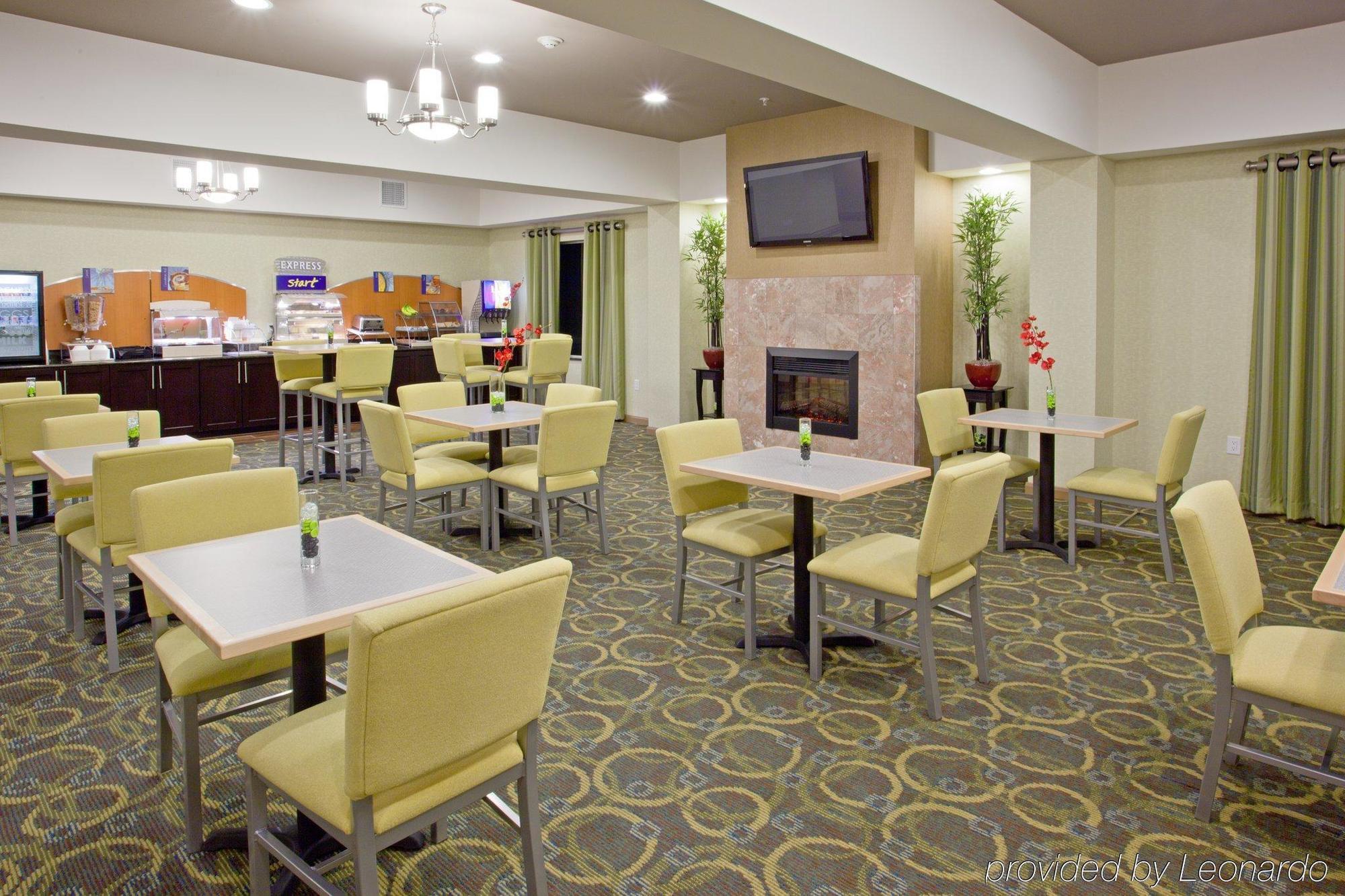 Holiday Inn Express Hotel&Suites Alvarado, an IHG Hotel Restaurante foto