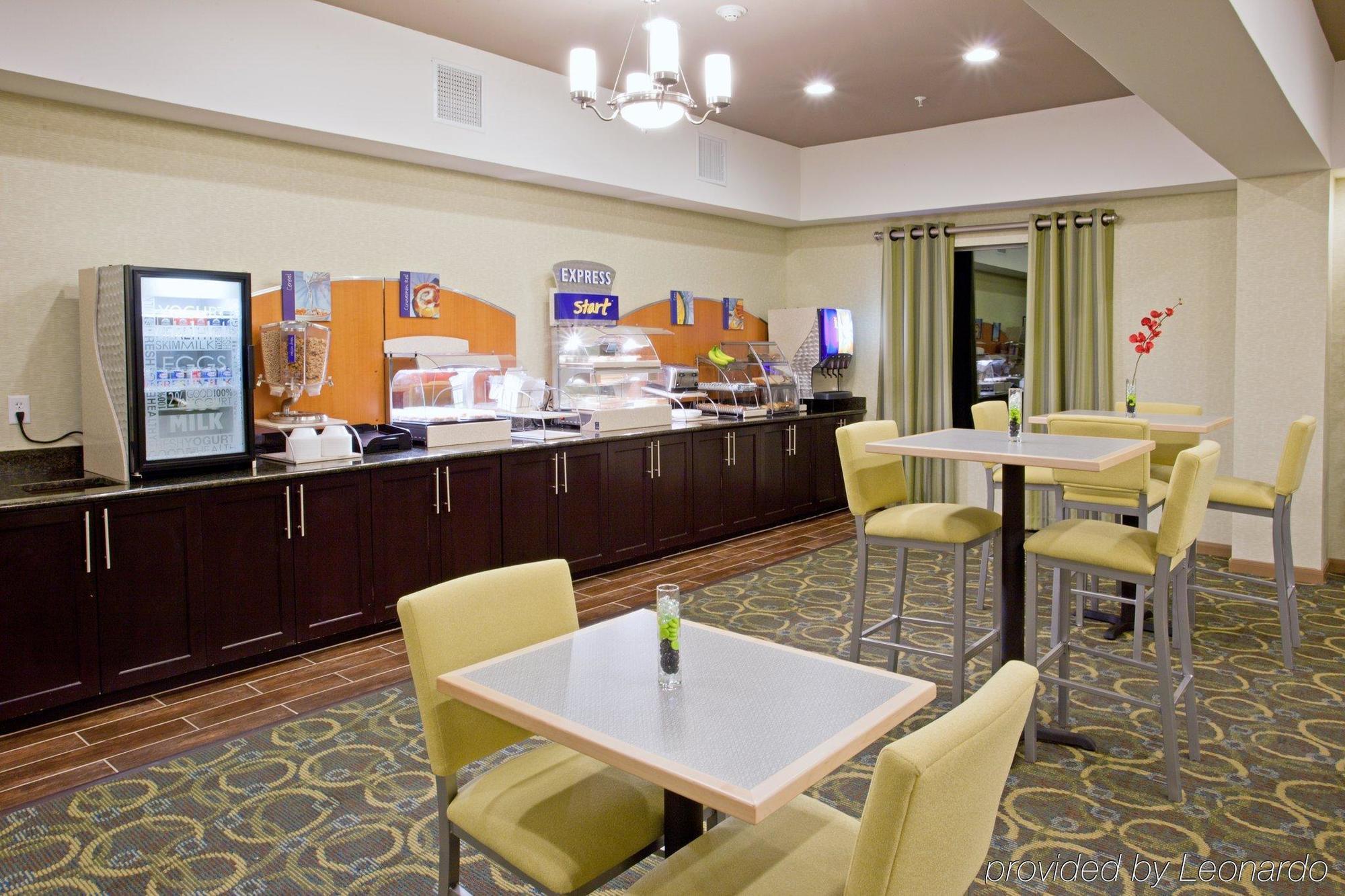 Holiday Inn Express Hotel&Suites Alvarado, an IHG Hotel Restaurante foto